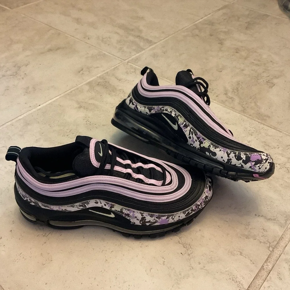 UEC 9.5 Nike Air Max 97 Black And Purple Splatter Sail Barely Volt Sneakers
